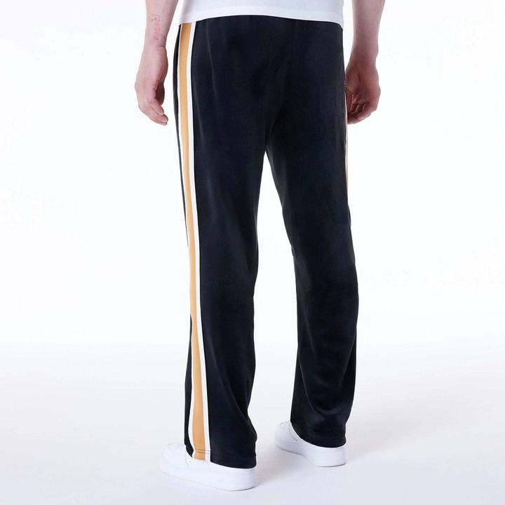 Produktbild New Era Jogginganzug aus Velours New York Yankees Track (S)