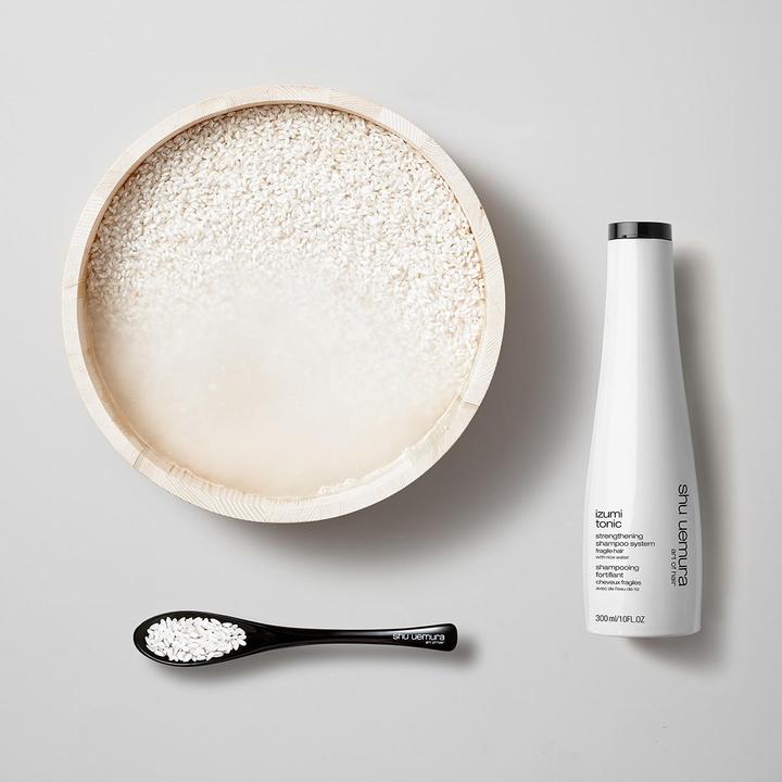 Actual product image Shu Uemura Izumi Tonic (300 ml, Liquid shampoo)