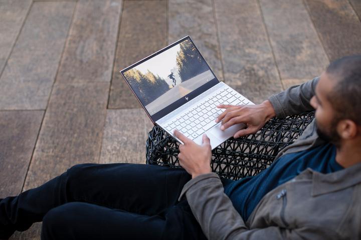 Produktbild HP Envy 13-ah0005ng (13.30", Intel Core i7-8550U, 256 GB, DE)