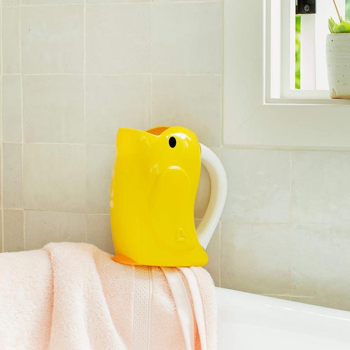 Actual product image Munchkin Shampoo rinse aid with soft edge