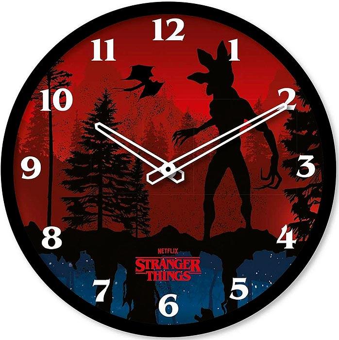 Actual product image Pyramid STRANGER THINGS 4 - Scène - Horloge en plastique diamètre 25cm (25 cm)