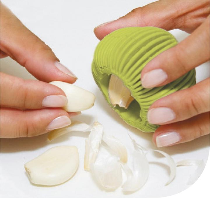 Image du produit Ibili Éplucheur d'ail en silicone 7 x 5 cm Un moyen simple et efficace d'éplucher l'ail