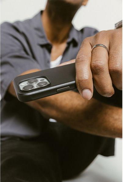 Actual product image Nomad Modern Leather Case iPhone 16 Pro Black (Apple iPhone 16 Pro)