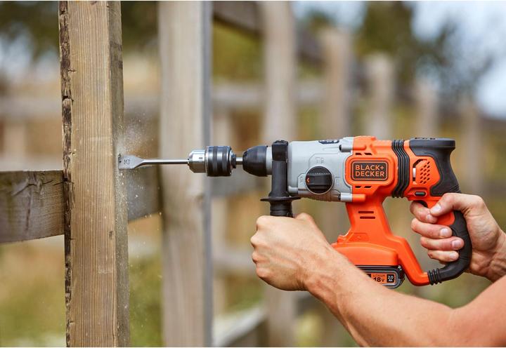 Actual product image Black & Decker BCD900BXJ (Rechargeable battery operated)