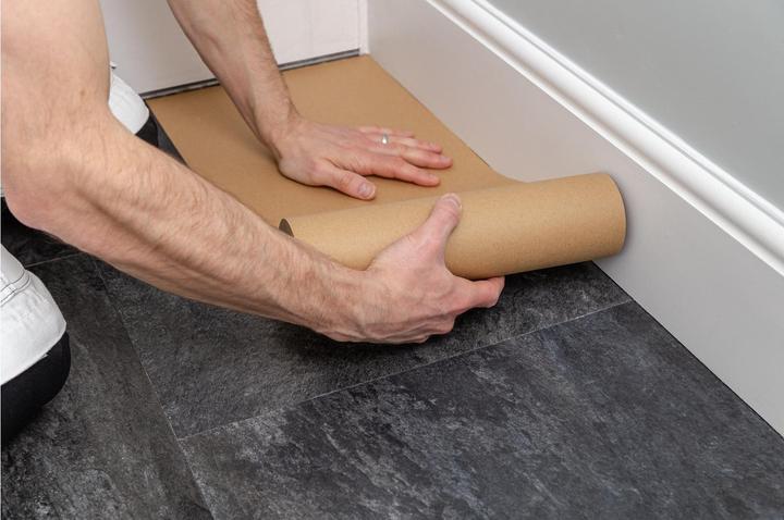 Actual product image tesa Selbstklebendes Schutzpapier 1x Rolle 50 m x 15 cm (50 m, 150 mm)