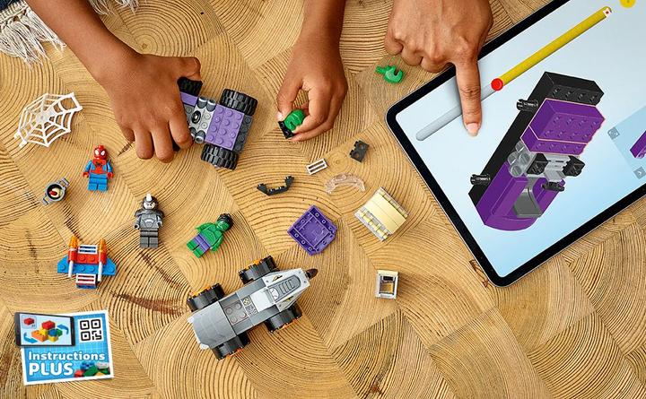 Actual product image LEGO Hulks and Rhino's truck duel (10782, LEGO Marvel)