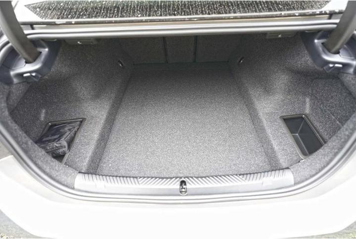 Immagine prodotto Aristar Vaschetta portaoggetti per BMW Serie 5 (G60) berlina dal 2023