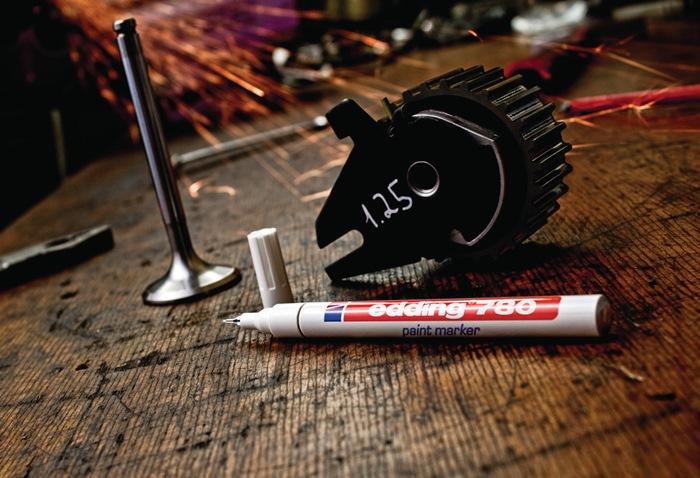 Actual product image Edding 780 Gloss varnish marker (Red, 0.80 mm, 1 x)