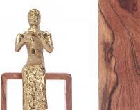 Immagine prodotto Giftdecor flauto d'oro in metallo con supporto in legno (13 x 13 x 27 cm)