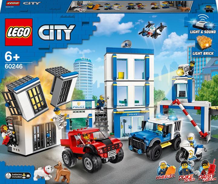 Actual product image LEGO Police Station (60246, LEGO City)