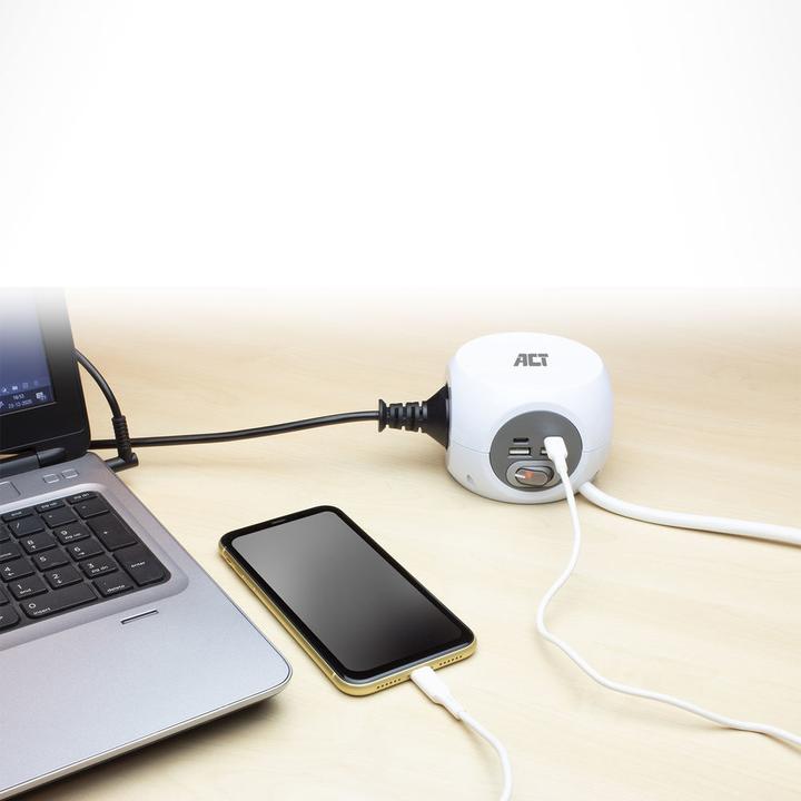 Productafbeelding Stopcontact kubus (PDU) met 3 stopcontacten type E, USB-C/USB-A poorten, 1,5m (7 x, CEE 7/7, 1.50 m)