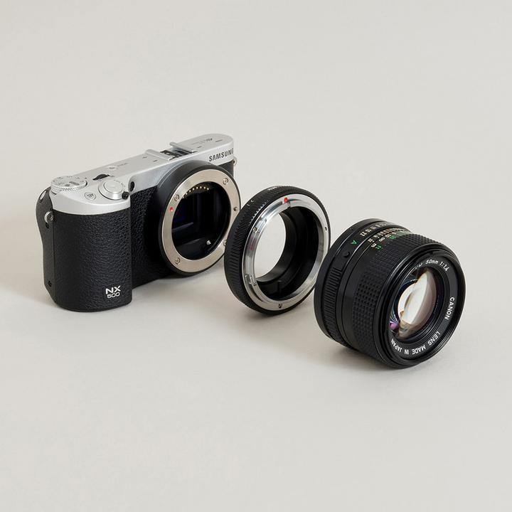 Produktbild Urth Lens Mount Adapter: Compatible with Canon FD Lens to Samsung NX Camera Body