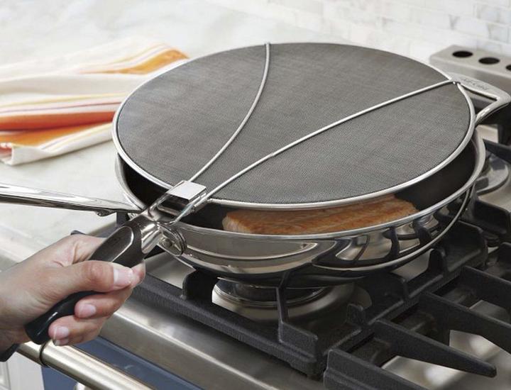 Actual product image Maximex Splash guard with activated charcoal filter against grease splashes and odours, folding handle (29 cm, Metal)