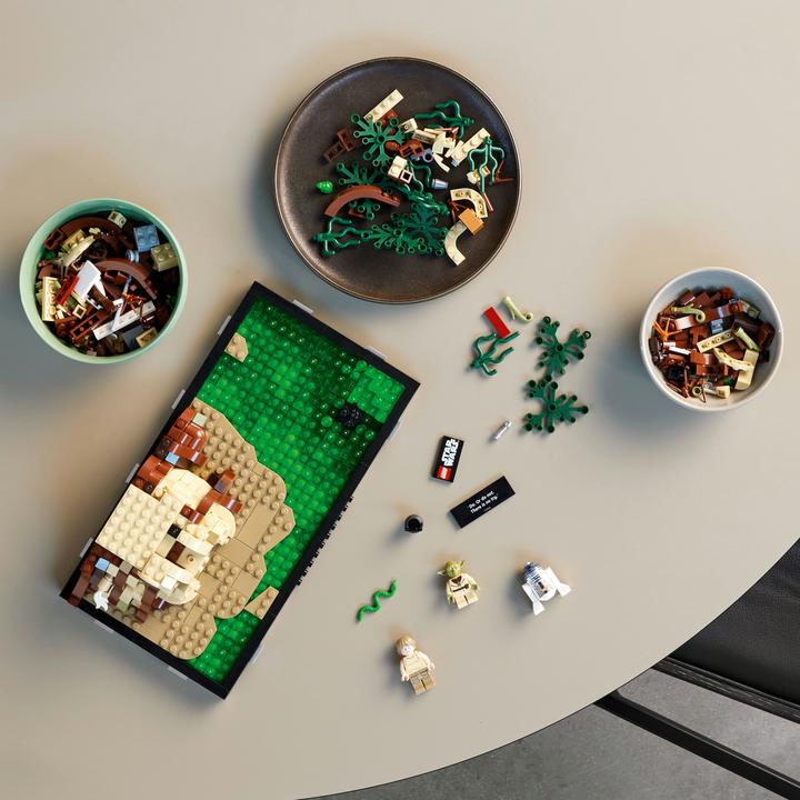 Actual product image LEGO Jedi Training on Dagobah - Diorama (75330, LEGO Star Wars)