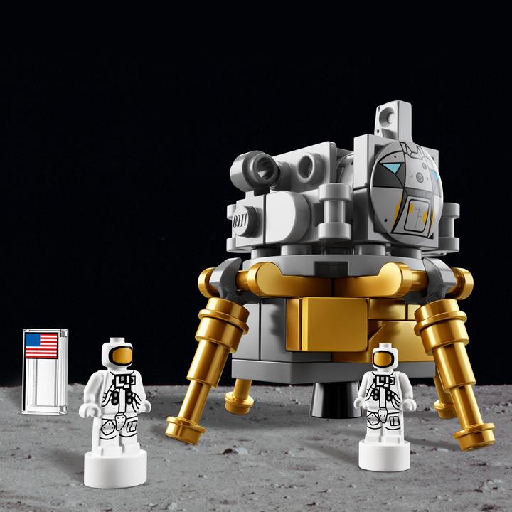 Immagine prodotto LEGO Saturno V Apollo della NASA (92176, LEGO Ideas, Set LEGO rari)