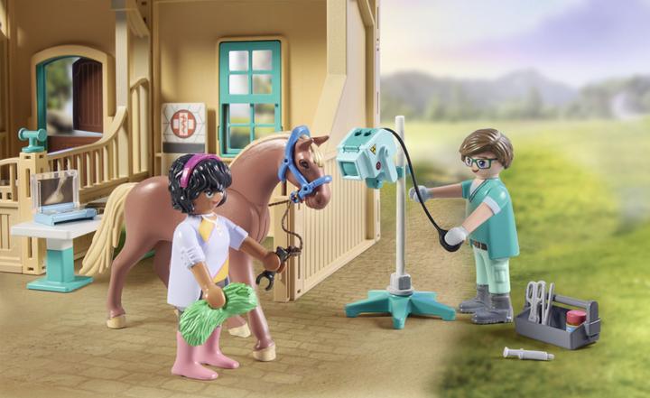 Produktbild Playmobil Amelia & Whisper mit Pferdebox (71353, Playmobil Horses of Waterfall)