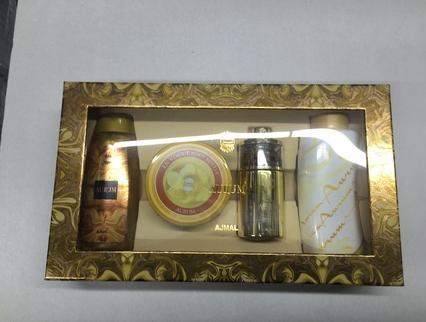 Ajmal USA Seller Aurum Eau de Parfum 2.5 Gift Set (Parfum set)