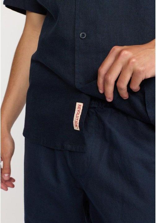 Actual product image Revolution Short-Sleeved Cuban Linen Shirt (S)