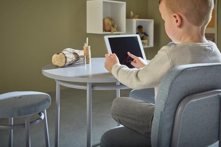 Produktbild Lifetime Kidsrooms Chill Hocker mit gepolsterter Sitz Midnight shade (Kinderstuhl)