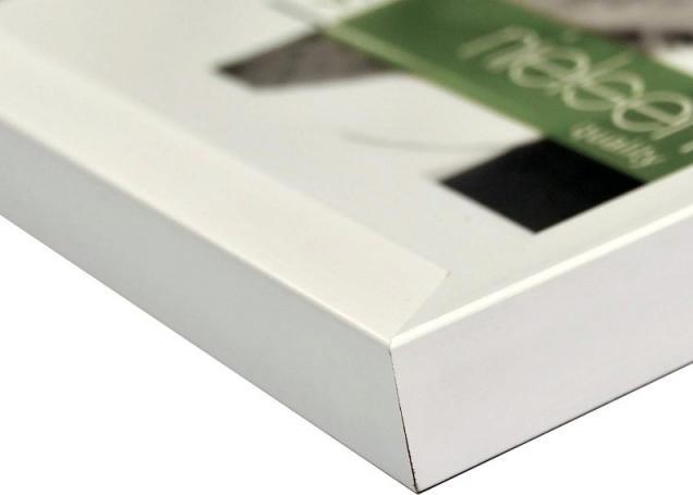 Actual product image Nielsen Essential (18 x 24 cm)