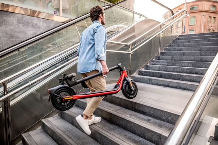 Immagine prodotto Segway-Ninebot eKickscooter D18E (25 km/h, 18 km, 250 W)