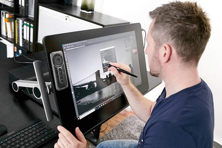 Produktbild Wacom Cintiq Pro 24 Ergo Stand