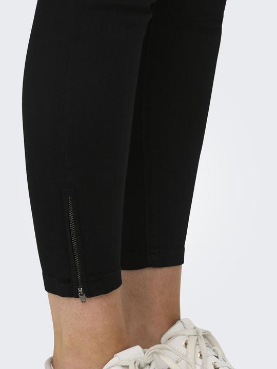 Actual product image Only Maternity Mom OLMKendell Eternal Life Ankle Skinny Fit Jeans (XS)