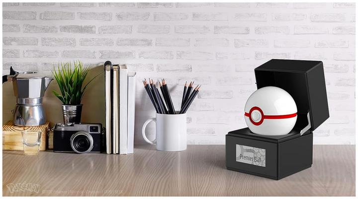 Produktbild Nintendo Pokémon: Die-Cast Collectible Premier Ball Replica