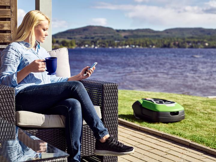 Produktbild Greenworks Robotic lawn mower OptiMow15 (1500 m²)