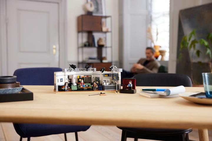 Actual product image LEGO Seinfeld (21328, LEGO Ideas, LEGO Rare Sets)