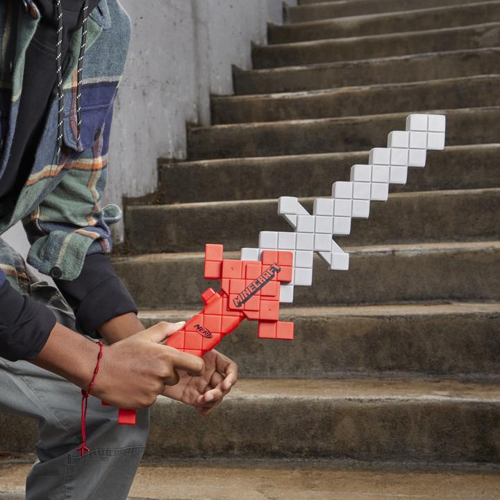 Immagine prodotto Nerf Spada rubacuori Minecraft, 4 dardi in schiuma Elite, lama morbida, lanciadardi