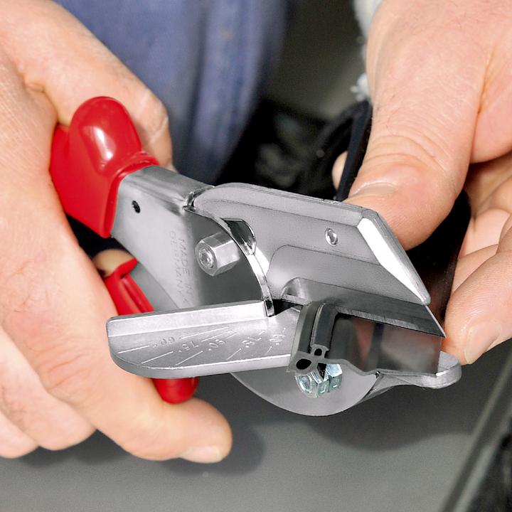 Immagine prodotto Knipex Cesoia per cornici e per profili in resina sintetica e gomma 94 35 215 (215 mm)