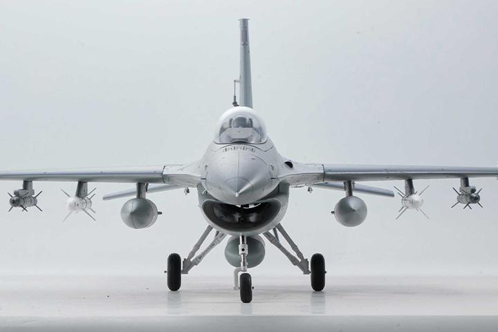 Actual product image FMS F16 EDF 64 PNP grau - 74 cm (Jet)
