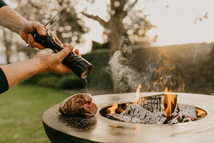 Produktbild Bonfeu BonBiza (geschlossen) Schwarz Grill-Feuerschale (80 cm)