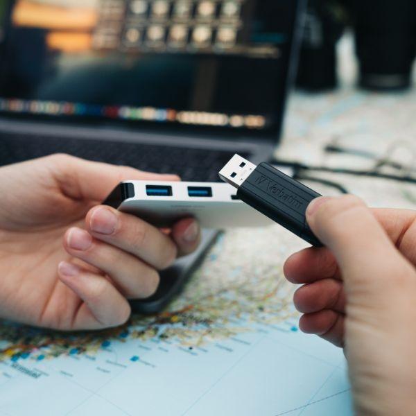 Produktbild Verbatim PinStripe USB-Stick (64 GB, USB-A, USB 3.0)