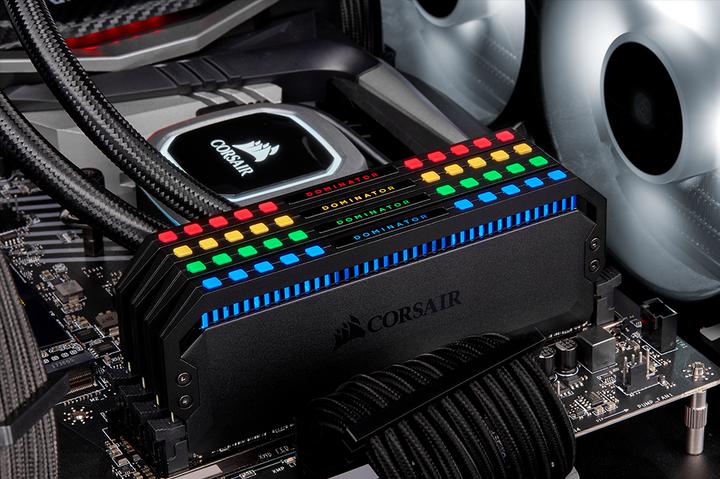 Image du produit Corsair Dominator Platinum RGB (2 x 32GB, 5600 MHz, RAM DDR5, DIMM)