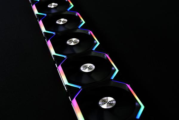 Image du produit Lian-Li Ventilateur UNI FAN SL120 RGB PWM, paquet de 3 (120 mm, 3 x)