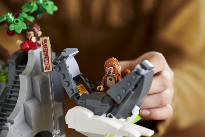 Immagine prodotto LEGO La leggendaria montagna di fiori e frutti (80024, Set LEGO rari, LEGO Monkie Kid)