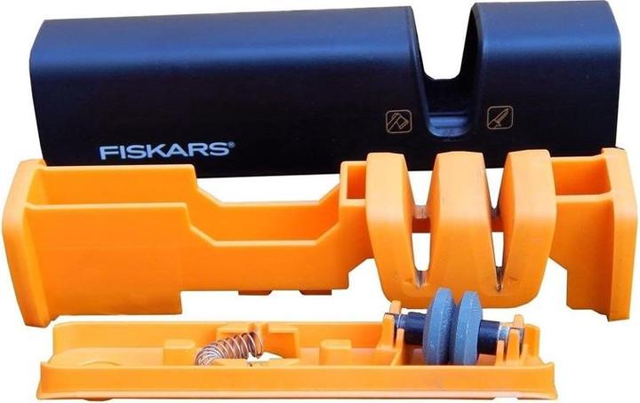 Actual product image Fiskars Axe and knife sharpener