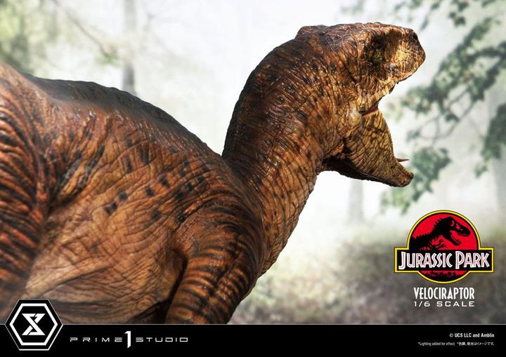 Actual product image Prime 1 Studio Jurassic Park Legacy Museum Collection Velociraptor Attack