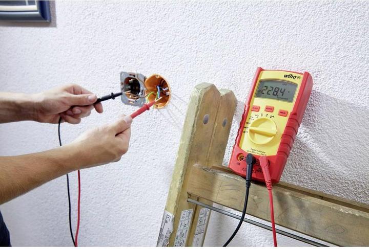 Produktbild Wiha Digitales Multimeter (CAT IV 300V, CAT III 600V)