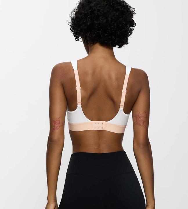 Actual product image Triumph Triaction Extreme Lite Sports Bra (70 C)