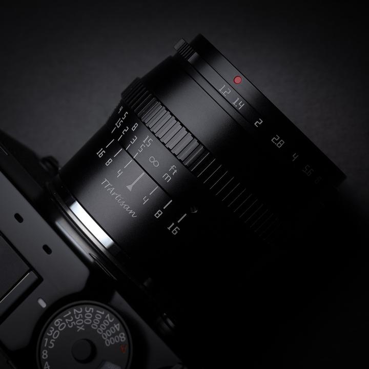 Produktbild TTArtisan 50mm f/1,2 Canon RF (Canon RF, APS-C / DX)