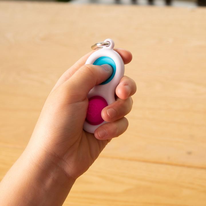 Image du produit Fat Brain Toys Pince simple Dimpl (porte-clés)