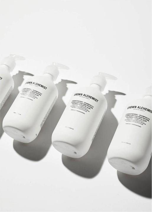 Image du produit Grown Alchemist Cheveux CROISSANTS - Shampooing fortifiant (500 ml, Shampoing liquide)