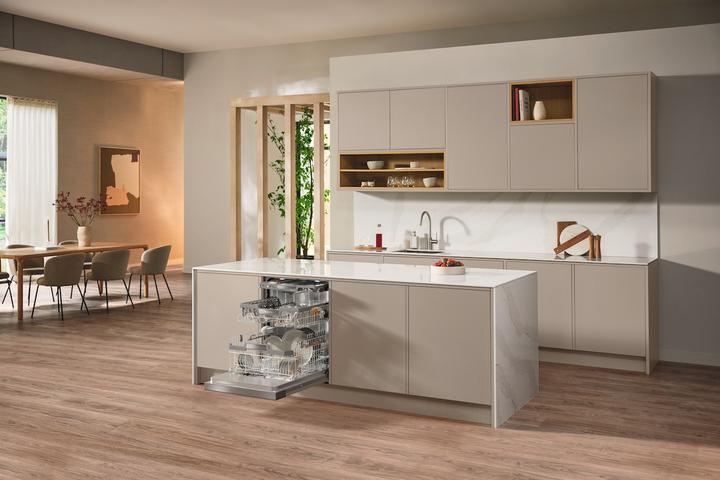 Actual product image Miele G 7935 Sci XXL sw EB dishwasherA 60cm integr. 38dB 8.4L drawer. AutoD.