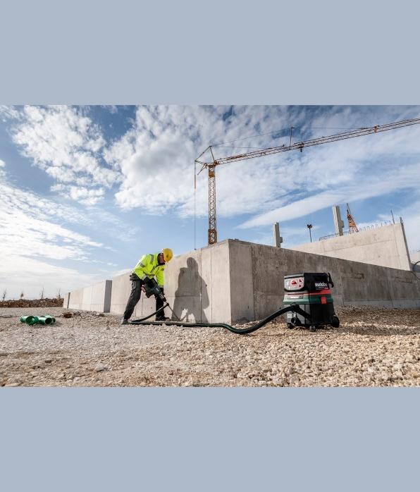 Actual product image Metabo 18V SDS Max cordless hammer drill KHA 18 LTX BL 40 (Rechargeable battery operated)