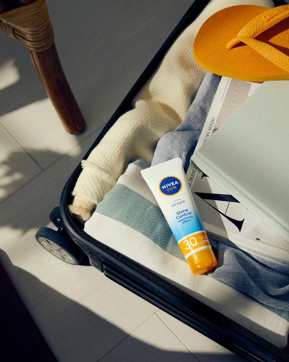 Produktbild NIVEA Sun UV Face Shine Control (Sonnencreme Gesicht, SPF 30, 50 ml, 66.90 g)