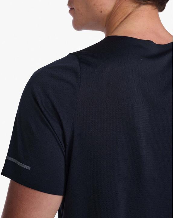 Actual product image 2XU jersey ight speed tech (L)