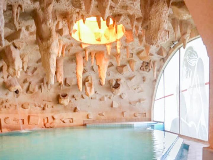 Actual product image Smartbox Relaxation just for you with 1 wellness day with hot stone massage in Leukerbad (1 pers.)